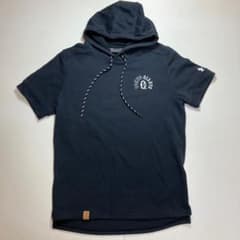 読売ジャイアンツ　巨人　アンダーアーマー　パーカー Mサイズ　プロ野球　黒