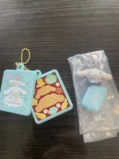 シナモロール 2点セット 平成ギャルチャーム　お菓子缶のサムネイル
