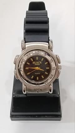 未使用】レア　希少　ニッカ　リバーシブル腕時計　BLACK NIKKA　方位磁針 未使用】レア 希少 ニッカ リバーシブル腕時計 BLACK NIKKA 方位磁針