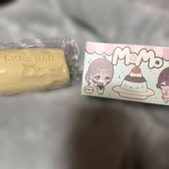 MOMOスクイーズ　紅茶ロールケーキのサムネイル