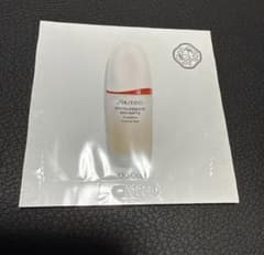 SHISEIDO エッセンス スキンスムース ファンデーション 130 Opal