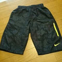 NIKE☆ハーフパンツ　(色は黒と黄色)のサムネイル