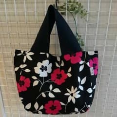 ハンドメイドバック♥トートバッグ★北欧花柄　再販のサムネイル