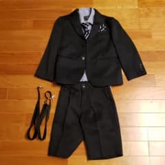 男の子　フォーマルスーツのサムネイル
