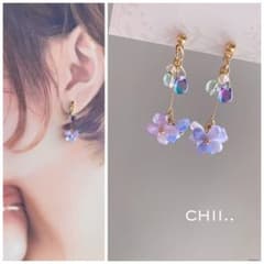 No.588 紫陽花ピアス あじさい チェコビーズピアス 紫 四弁 - メルカリ