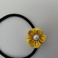 つまみ細工　髪ゴムのサムネイル