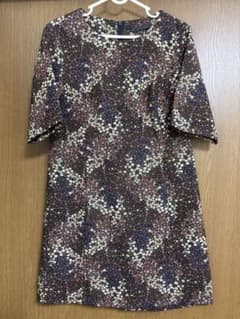 zara 花柄 半袖ミニワンピース ゴブラン風のサムネイル