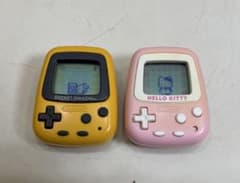 Pocket Pikachu Hello Kitty 万歩計 - メルカリ