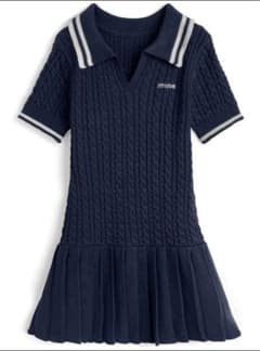 裾プリーツケーブル編みニットワンピースのサムネイル