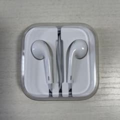 新品　未使用品・Apple・純正イヤホンのサムネイル