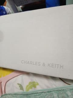 CHARLES & KEITH