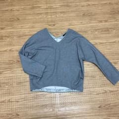 【値下げ】Vネックカットソーのサムネイル