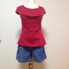 ゆみさま専用❤️ストロベリーフィールズ❤️赤のトップス。未使用のサムネイル