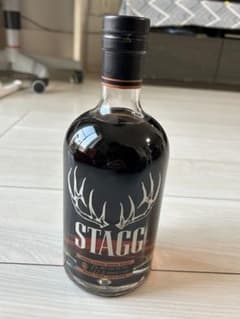 スタッグ STAGG バーボンウィスキー 【箱無】 750ml - メルカリ