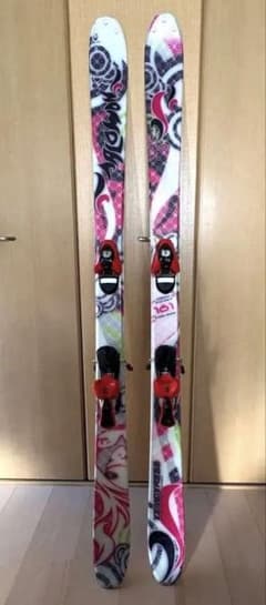 【値下げ相談可】スキー板SALOMON Temptress 161cmのサムネイル