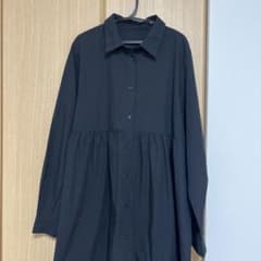 GU ギャザー切り替え 長袖シャツ ブラック Mサイズのサムネイル