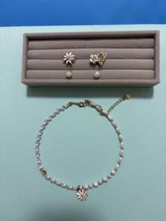 Anna Sui Necklace & Earrings Set