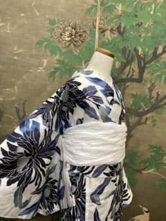 新品未使用　お花　月下美人　セパレート　へこ帯付セパレート浴衣　二部式浴衣　下駄 新品未使用 お花 月下美人 セパレート へこ帯付セパレート浴衣 二部式