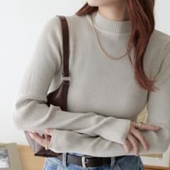 【新品タグ付】ディスコート ハイネック ニット 薄手 ベージュ フリー 春秋冬のサムネイル