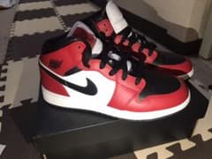 Air Jordan 1 Mid Chicago gs 24cmのサムネイル