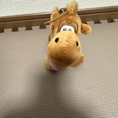 茶色いキャラクターぬいぐるみのサムネイル