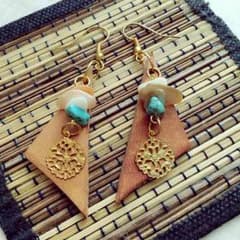 送料込み！ハンドメイドレザーピアス♡のサムネイル