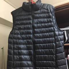 ベスト ブラック UNIQLOのサムネイル