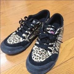 スニーカーのサムネイル