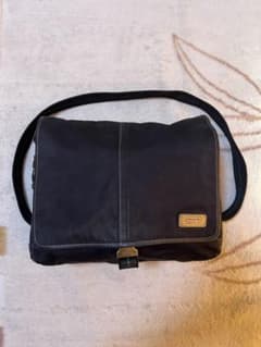 COACH コーチ 斜め掛 ショルダーバッグ メッセンジャーバッグ F70443 廃盤品 COACH 斜め掛 ショルダーバッグ メッセンジャーバッグ F70443