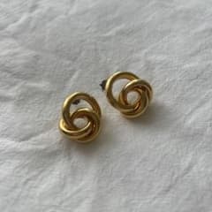 Ray BEAMS / デッド ストック パイプ ノット ピアス　金色　ゴールドのサムネイル