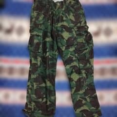 Buck NUMBER 迷彩カーゴパンツ 140サイズのサムネイル