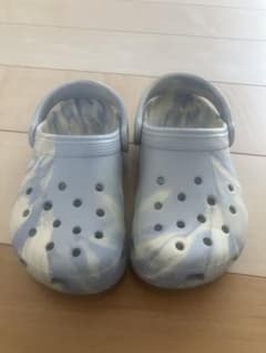 Crocs グレー・マーブル サンダル　20cmのサムネイル