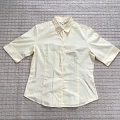 黄色の半袖シャツ　レディース用のサムネイル