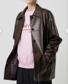 レザーライクカバーオール　ブラウンBEAUTY&YOUTH2025AW レザーライクカバーオール ブラウンBEAUTY&YOUTH2025AW - メルカリ