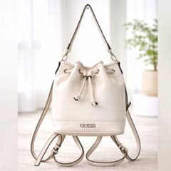 GUESS 巾着型 2WAY リュック バッグ ホワイトのサムネイル