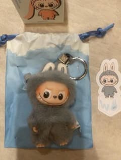 PIN FOR LOVE シリーズ ぬいぐるみペンダント イニシャル Wのサムネイル