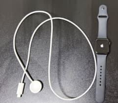 Apple Watch SE 3 (GPS) 本体 充電ケーブル付きのサムネイル