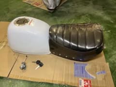 新品　ゴリラエアプレーンタンク シート セット モンキー ゴリラ タンク シートのサムネイル