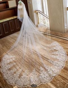 ロング　ベール　結婚式　花嫁のサムネイル