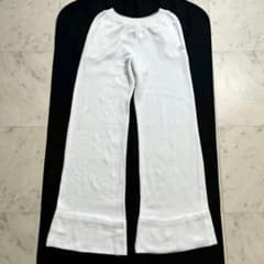 CHANEL スポーツライン　ホワイト カーゴパンツ　36 CHANEL スポーツライン ココマークロゴチャーム ニットフレアパンツ 36