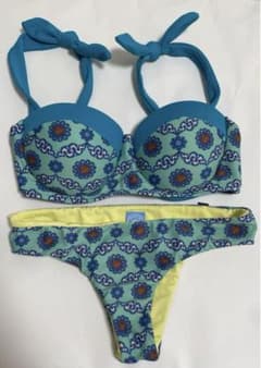 alexiastam ビキニ 水着 アリシアスタンのサムネイル