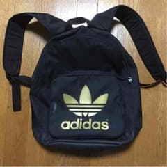 アディダスオリジナルスのリュックのサムネイル
