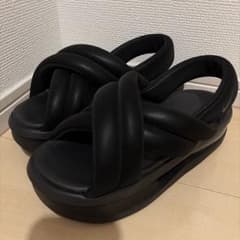 美品23cmナイキエアマックス アイラ サンダル ブラックのサムネイル