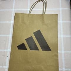 adidas ロゴ入り 中型紙袋のサムネイル