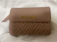 MIU MIU ピンク 二つ折り財布 マテラッセのサムネイル