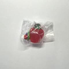 はらぺこあおむし めじるしアクセサリー イチゴ ガチャガチャのサムネイル