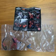 BANDAI 赤いガンダム カプセルトイ 1セット入りのサムネイル