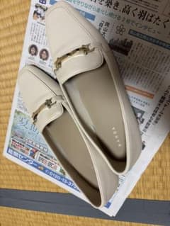 ホワイト スクエアトゥ ローファーのサムネイル