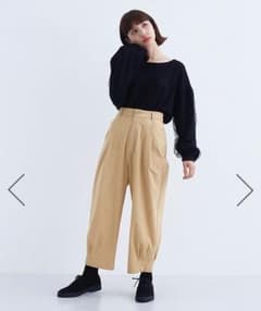 タックテーパードパンツのサムネイル