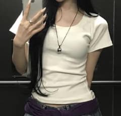 amood tongtong Uネック半袖Tシャツ ホワイト